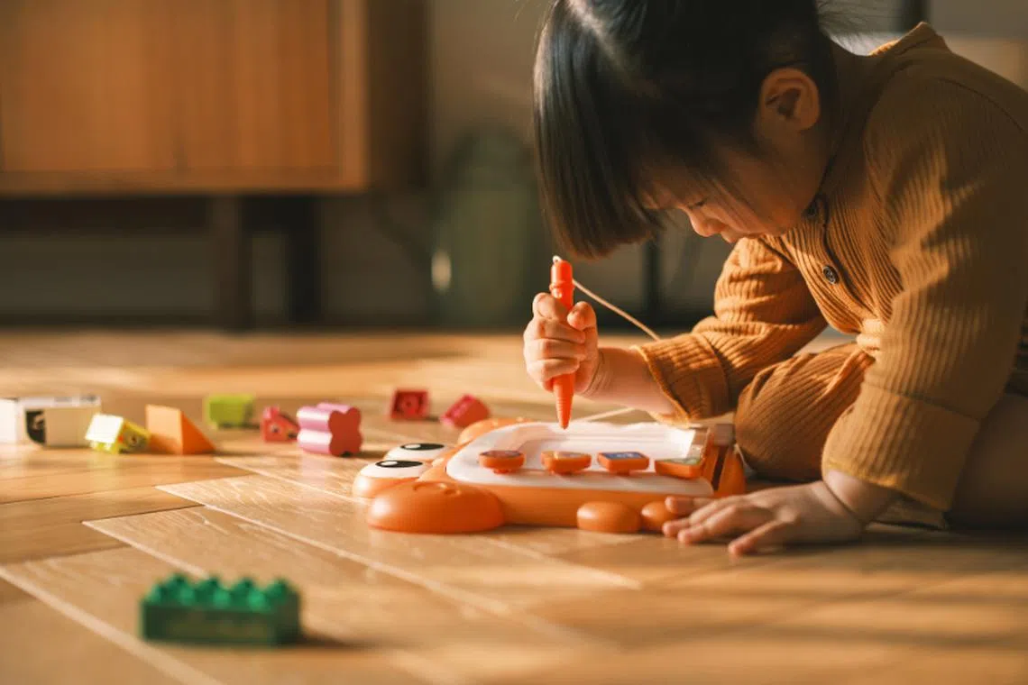 Screen Time Alternatives: How STEM Toys Can Help Reduce Your Child’s Dependence on Screens