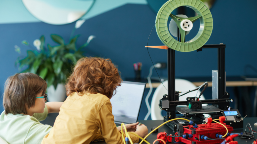 How STEM 3D Printers Can Help Your Kids Improve Teamwork and Problem-Solving Skills